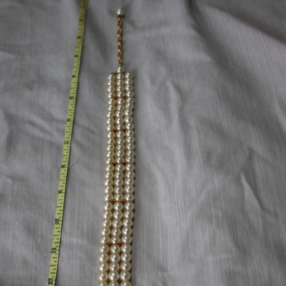 CLASSY TRIPLE FAUX PEARL STRAND CHOKER(16")